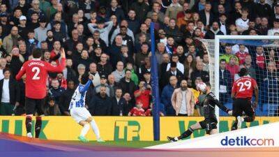 David De-Gea - Liga Inggris - Aduh! De Gea Terkapar Usai Tangkis Bola dengan Wajahnya - sport.detik.com - Manchester