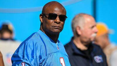 Hall of Fame quarterback says Titans will bring back throwback Oilers uniforms next season