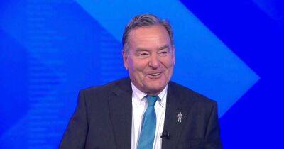 Jeff Stelling - Adam Smith - Mark Chapman - Jeff Stelling replacement search sparks Sky Sports U-turn on as BBC presenter 'out the running' - dailyrecord.co.uk - Britain