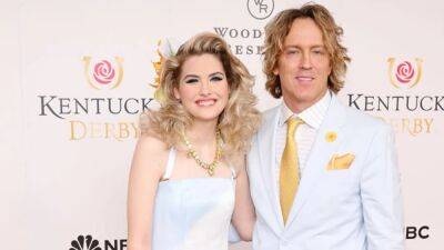 Anna Nicole Smith's daughter Dannielynn Birkhead wears late mom's jewelry and sunflower gown at Kentucky Derby