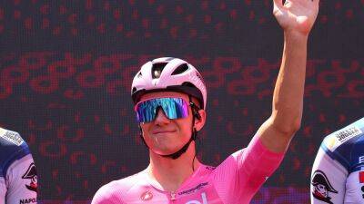 Remco Evenepoel lead at 2023 Giro d'Italia 'is a tiny gap' - Robbie McEwen says on The Breakaway