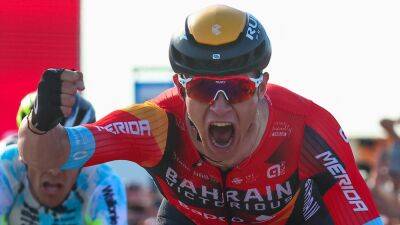 Giro d'Italia 2023: Jonathan Milan powers to Stage 2 win after late crash tears through peloton
