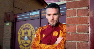 Kevin van Veen pulled me out of a hole after horror miss, admits Motherwell star