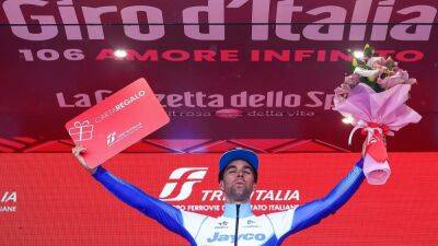 Matthews fends off Pedersen to win stage three of Giro d'Italia