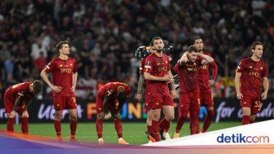 Mourinho Bangga Bukan Main Meski Roma Kalah Menyesakkan