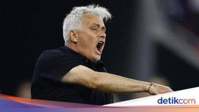 Panas! Jose Mourinho Maki Wasit di Parkiran Usai Final Liga Europa