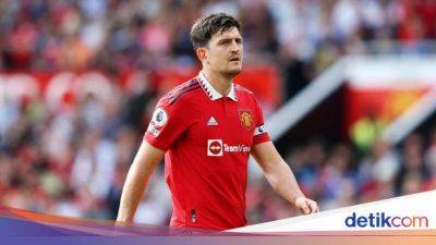 Harry Maguire - Luke Shaw - Raphael Varane - Eric Bailly - Gareth Southgate - Axel Tuanzebe - West Ham United - MU Siap Dengarkan Penawaran yang Masuk untuk Maguire - sport.detik.com - Manchester