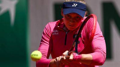 French Open 2023: Elena Rybakina sees off Linda Noskova to reach third round at Roland-Garros