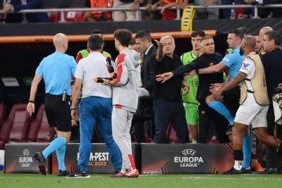 Paulo Dybala - Jose Mourinho - Gonzalo Montiel - Anthony Taylor - Gianluca Mancini - Yassine Bounou - Chris Smalling - Roger Ibanez - WATCH | Mourinho launches F-bomb tirade at ref in parking lot after Roma's Europa League defeat - news24.com - Spain - Italy - Argentina -  Budapest - county Taylor