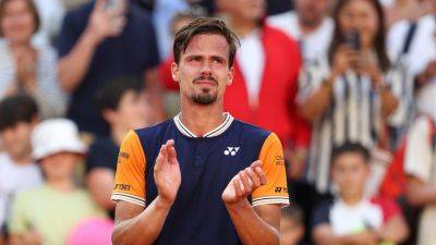 Daniel Altmaier - French Open 2023: Emotional moment Daniel Altmaier can't stop crying as fans give him special ovation - eurosport.com - France - Germany