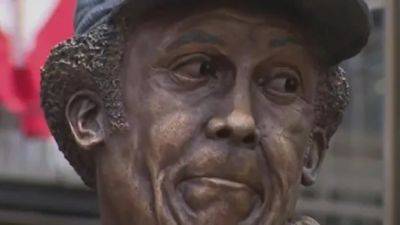 1st Canadian elected into Baseball Hall of Fame gets bronze statue unveiled in hometown