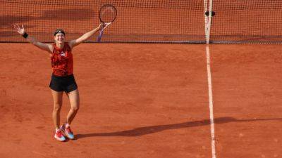 Unseeded Muchova out to spoil Swiatek's party in French Open final