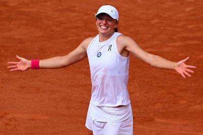 Iga Swiatek seals back-to-back French Open titles after defeating Karolina Muchova