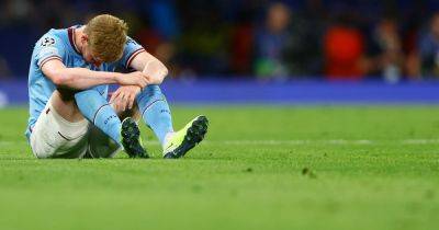 Man City star Kevin De Bruyne goes off injured in Champions League final