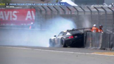 24 Hours of Le Mans 2023: Michael Fassbender loses car in Porsche Curves, careers backwards into barrier