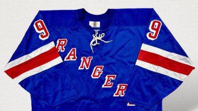 Wayne Gretzky - Last Wayne Gretzky-worn NHL jersey sells for $715,120 at auction - ESPN - espn.com - Canada - New York -  Madison