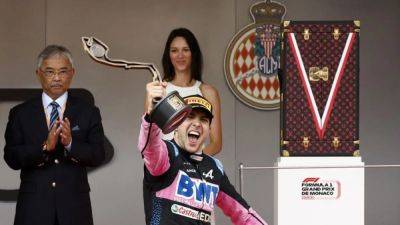 Esteban Ocon - Clarkson delivers 1,000 beers by tractor to Alpine F1 team - channelnewsasia.com - Monaco