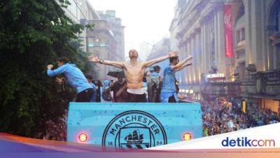 Manchester is Blue! City Parade Treble Winners - sport.detik.com - Manchester
