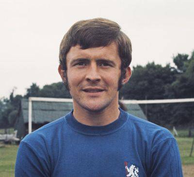 Former Chelsea player and manager Hollins dies at 76
