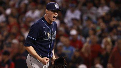 Rays pitcher Pete Fairbanks returns from the IL with a black eye after his son dunked on him