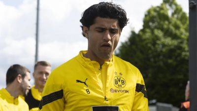 Transfer round-up: Brighton land Dahoud, Smalling stays with Roma