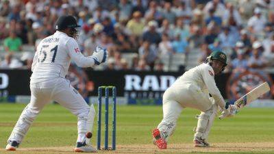 Frustrated Stuart Broad bemoans no ball as Australia hang tough