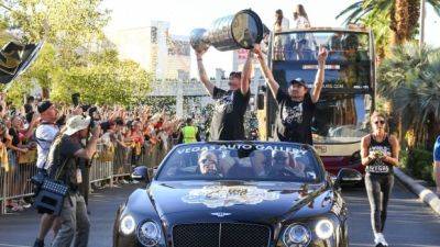Golden Knights, fans celebrate 1st NHL championship with parade on Las Vegas Strip