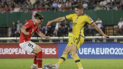 Baumgartner strikes late as Austria beat Sweden 2-0