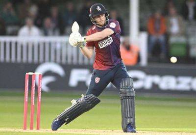 Jordan Cox scores 82 not out in 44 balls as Kent Spitfires (172-4) beat Sussex Sharks (169-7) in T20 Blast at Hove