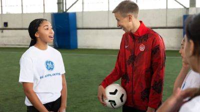 Shireen Ahmed - Canadian soccer's Quinn paying forward mentorship that has led them to success - cbc.ca - Australia - Canada - New Zealand -  Seattle