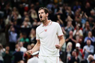 Murray's family question absence of former Wimbledon champ from poster