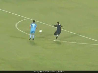 Watch: Sunil Chhetri Pounces On Pakistan Goalkeeper's Costly Mistake To Begin Goal Rush