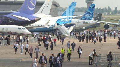 Paris 'Recovery' Air Show: Boeing forecasts doubling of global fleet by 2042 - france24.com - France