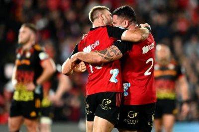 Crusaders win Super Rugby final to claim 7th straight title