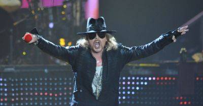 What time are Guns N’ Roses playing Glastonbury Pyramid Stage tonight? - manchestereveningnews.co.uk - Scotland - Usa - county Lewis