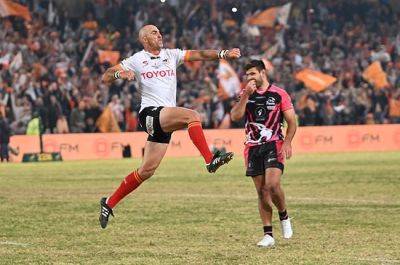 Evergreen Ruan Pienaar praised after guiding Cheetahs to glory: 'The hardest worker in our team'