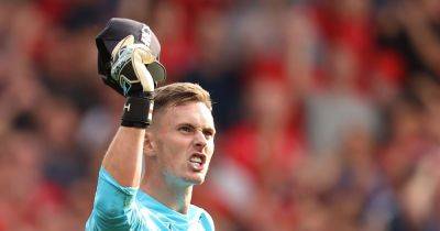 Manchester United goalkeeper Dean Henderson still expects to join Nottingham Forest despite delays