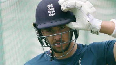 Tongue replaces Ali in England team for second Ashes test