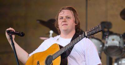 Lewis Capaldi - Fans tell Lewis Capaldi 'we'll be here waiting' following heartbreaking announcement - manchestereveningnews.co.uk