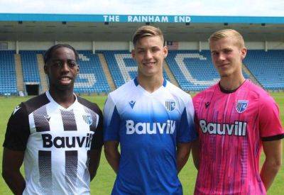Sam Gale, Alex Giles and Ronald Sithole all sign professional contracts with League 2 Gillingham