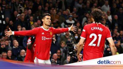 Al Nassr Mau Duetkan Kembali Ronaldo-Cavani