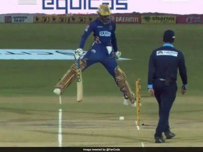 Watch: Brain Fade! Batter Is Run Out But No Appeal From Players Saves Him