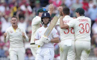 England closing on Australia total after manic day in Ashes second Test