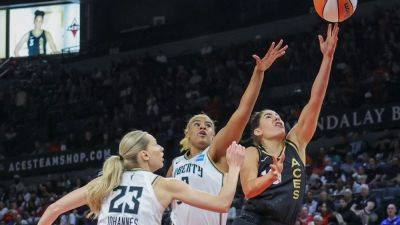 Becky Hammon - Breanna Stewart - Courtney Vandersloot - Candace Parker - Aces downplay blowout of Liberty in superteams' first clash - ESPN - espn.com -  Las Vegas - county Liberty - county Gray