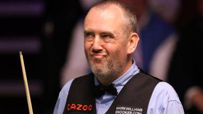Mark Williams sizzles to coast through to Championship League snooker last 32, Barry Pinches also advances