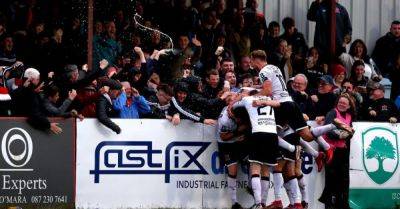 LOI: Dundalk defeat Shamrock Rovers as St Patrick's Athletic run riot against UCD