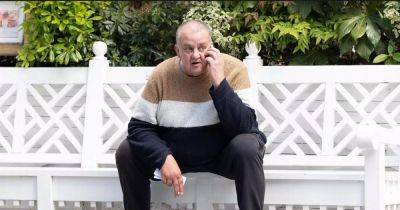 Man pushes his partner's head into loo as couple come to blows in holiday chalet after downing three litres of white wine - manchestereveningnews.co.uk - Manchester - county Park