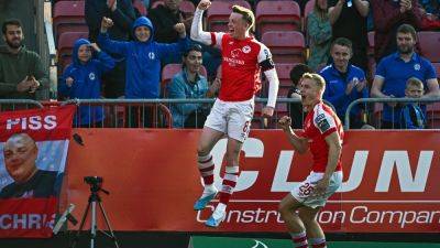Saints revival continues apace as they thrash Derry City