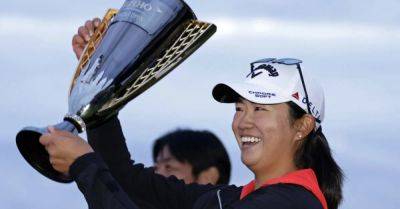 Rose Zhang claims title in play-off on professional debut
