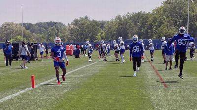 Brandon Beane - Damar Hamlin dons helmet, practices in Bills' team drills - ESPN - espn.com - state New York - county Park